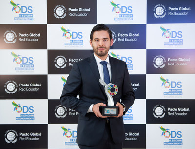 Figure 1: Juan José Herrera, Business Sustainability Supervisor of Lundin Gold, received the Company’s recognition from Global Compact-Ecuador. (CNW Group/Lundin Gold Inc.)